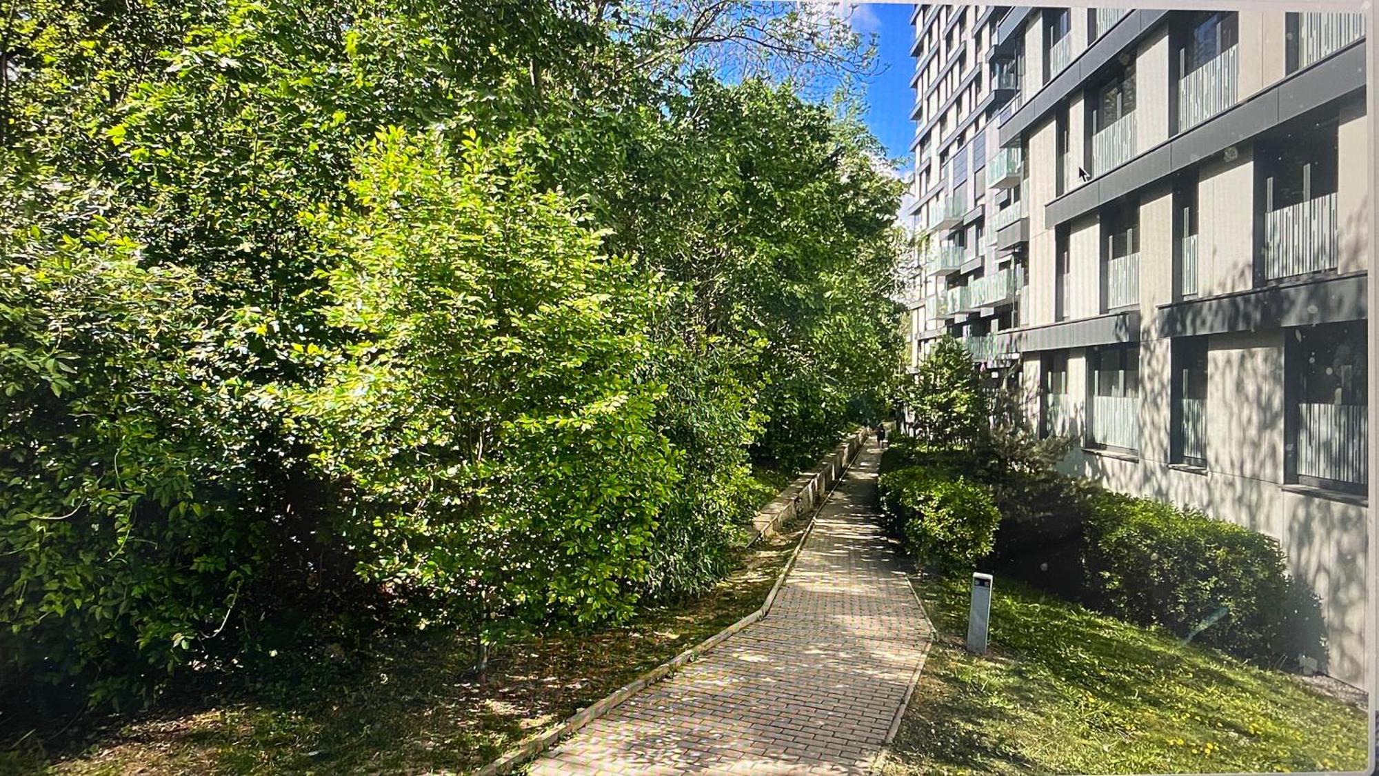 Residence Garden Tower - 8 Min Do Centra, Garaz, Prague